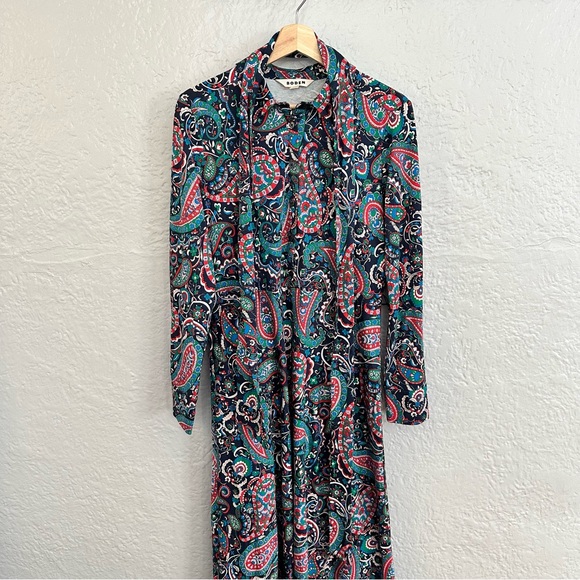 Laura Jersey Midi Shirt Dress
Navy, Paisley Paradise - Picture 8 of 16